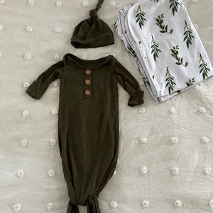 CADEN LANE SOLID OLIVE BAMBOO BABY KNOT GOWN, HAT & OLIVE LEAF SWADDLE
